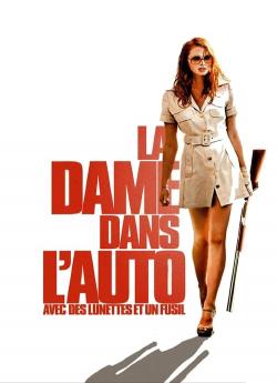 La Dame dans l'auto avec des lunettes et un fusil wiflix